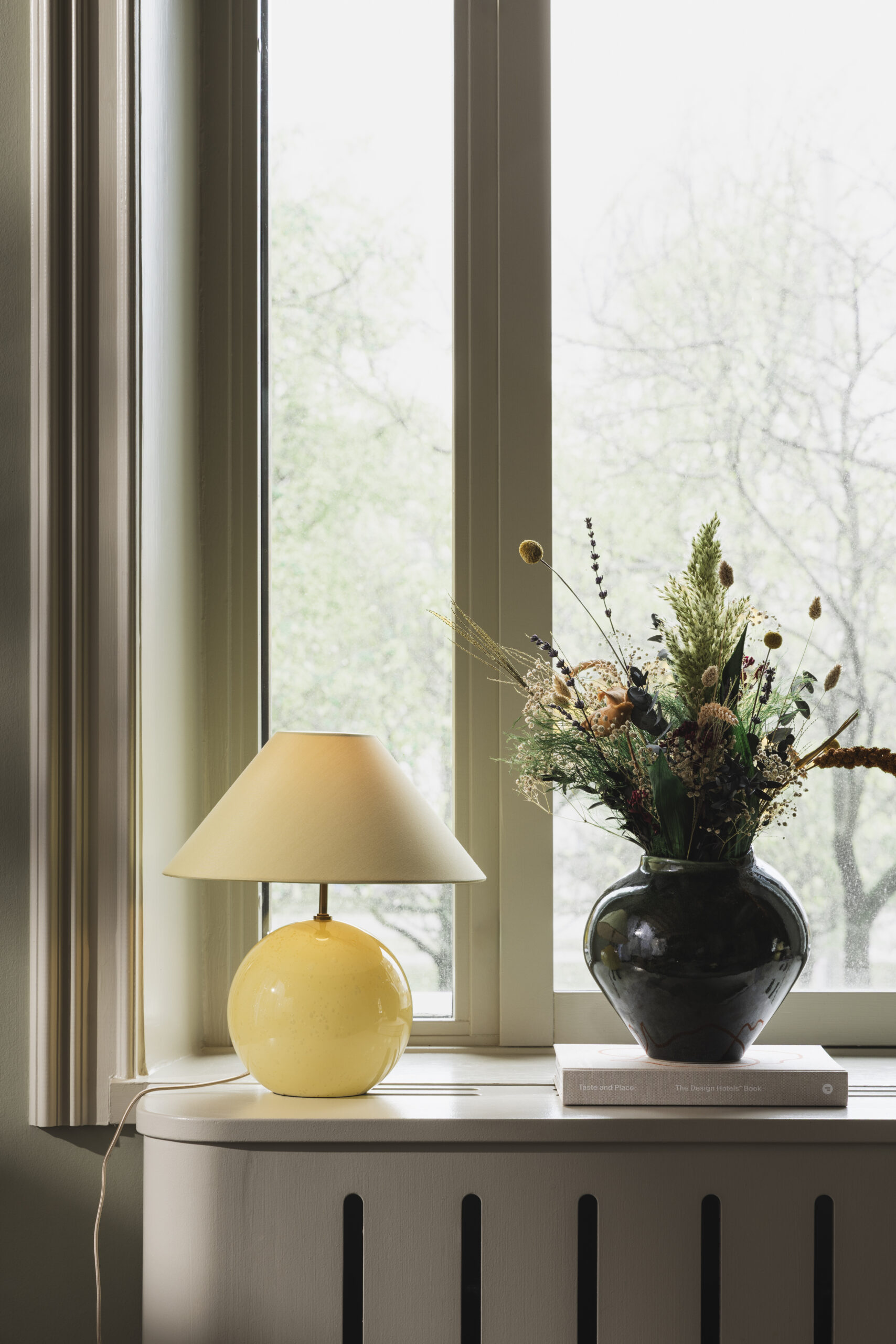 Iris bordlampe butter yellow m/skjerm - Bilde 2