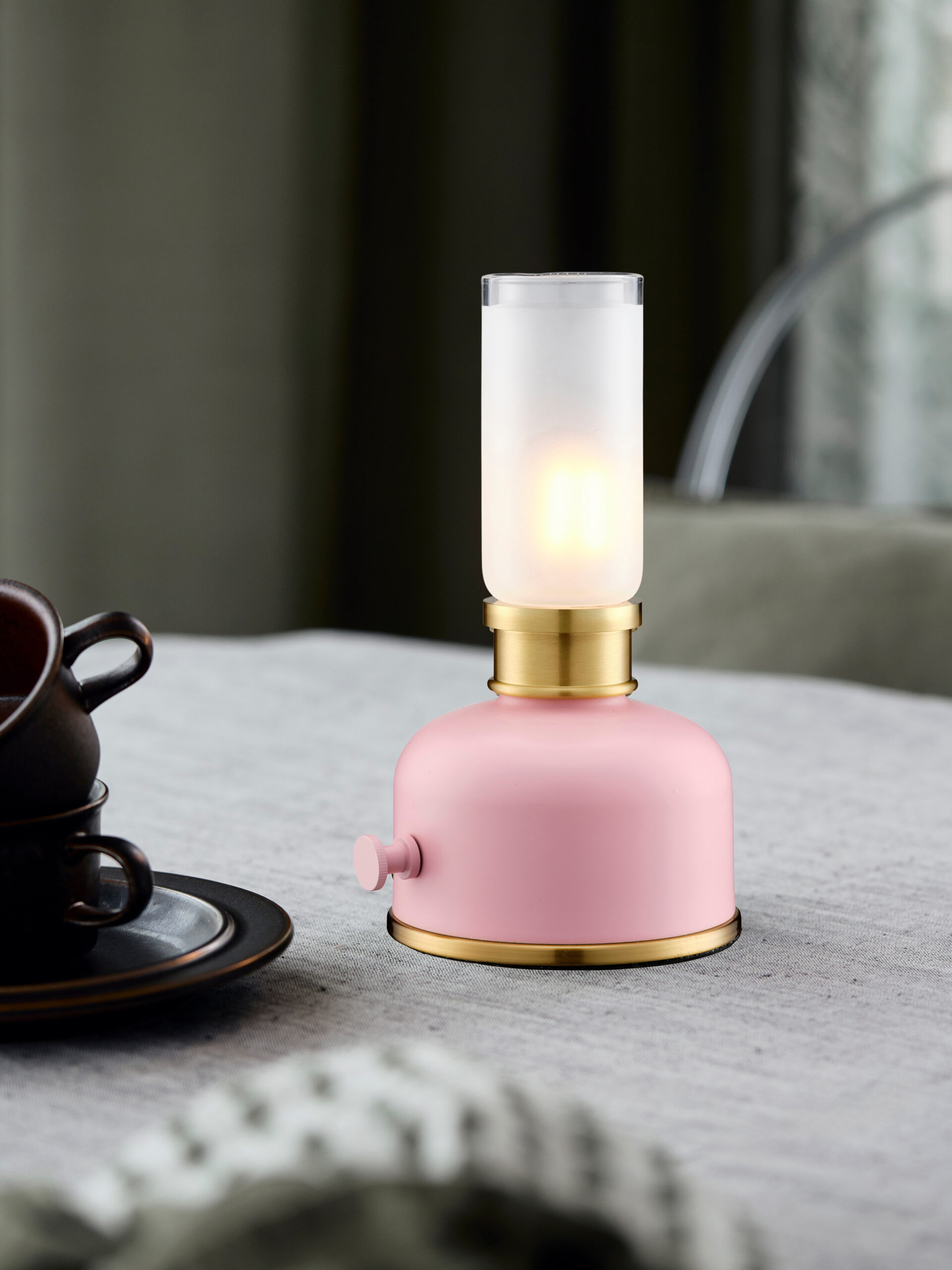 Frida oppladbar bordlampe rosa/messing - Bilde 2