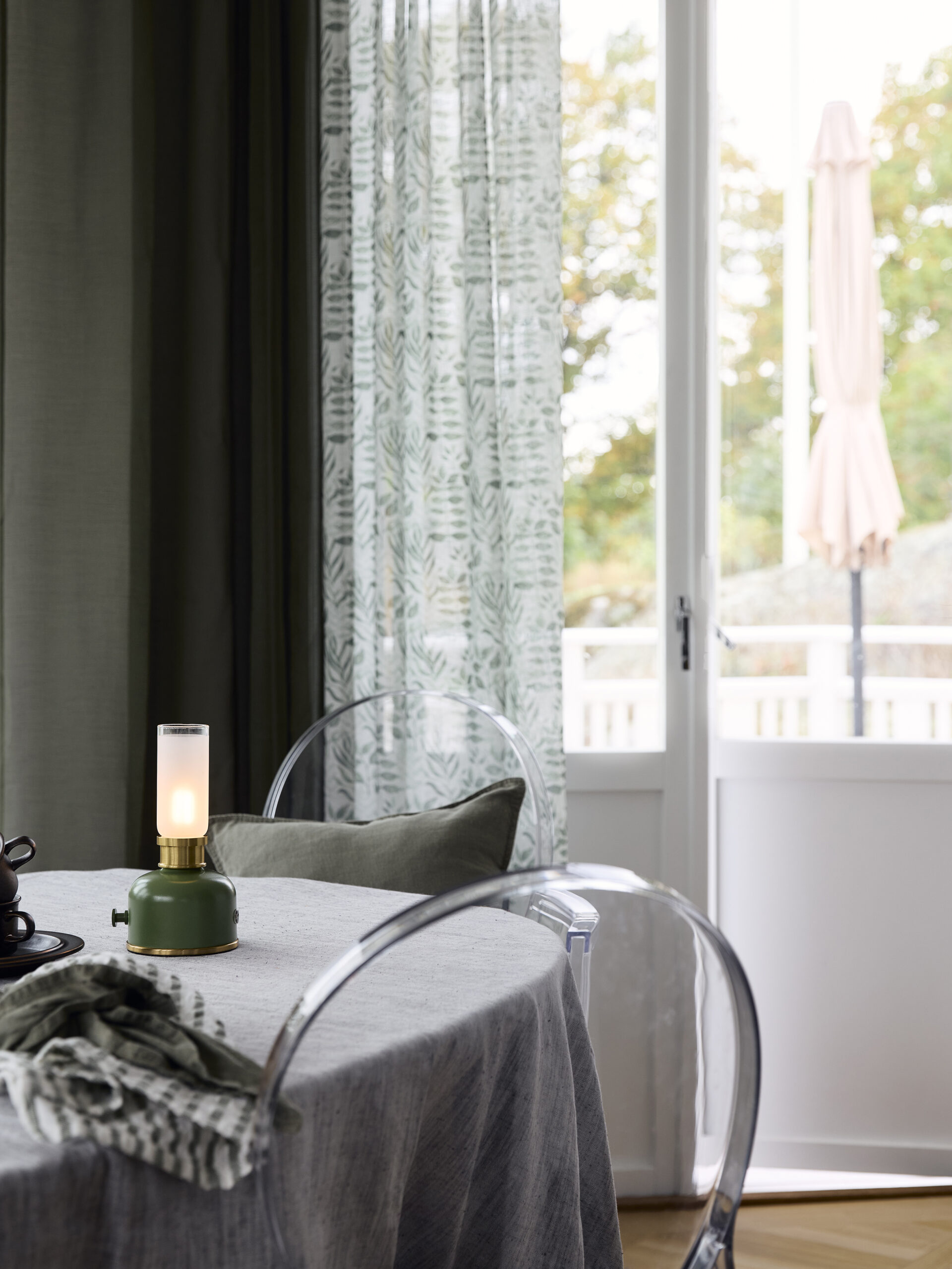 Frida oppladbar bordlampe grønn/messing - Bilde 3