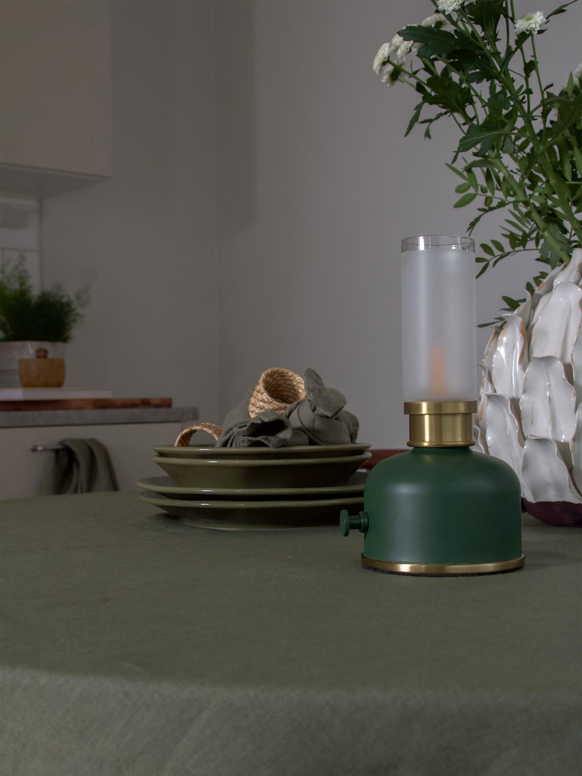 Frida oppladbar bordlampe mørk grønn - Bilde 5