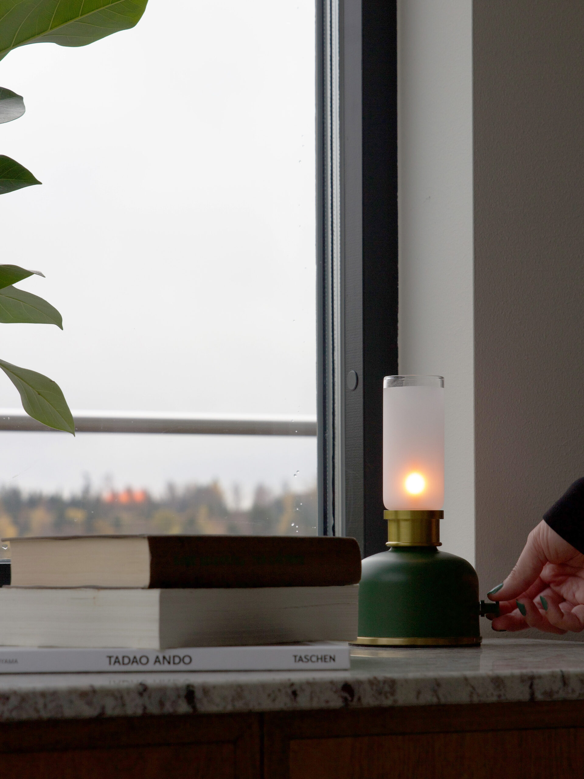 Frida oppladbar bordlampe mørk grønn - Bilde 3